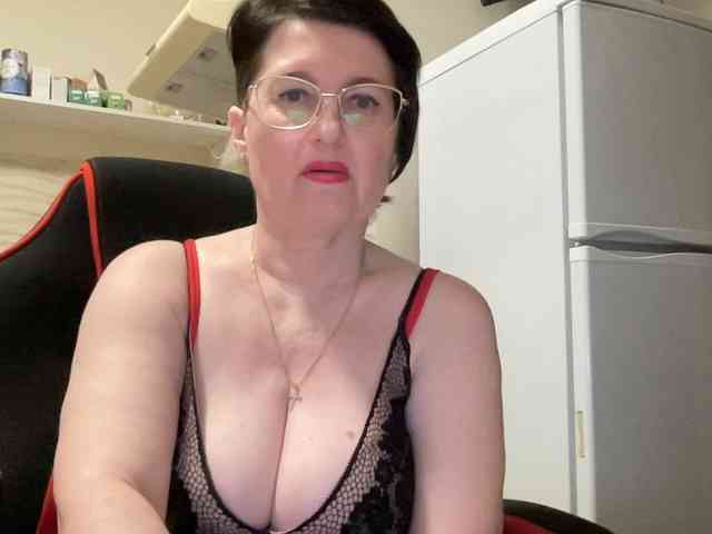 HotMilfPussy webcam