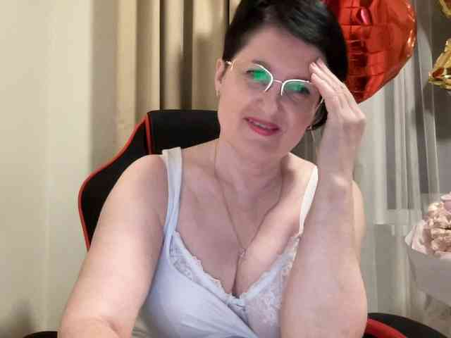 HotMilfPussy webcam