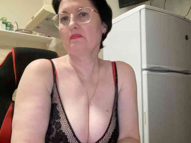 HotMilfPussy webcam