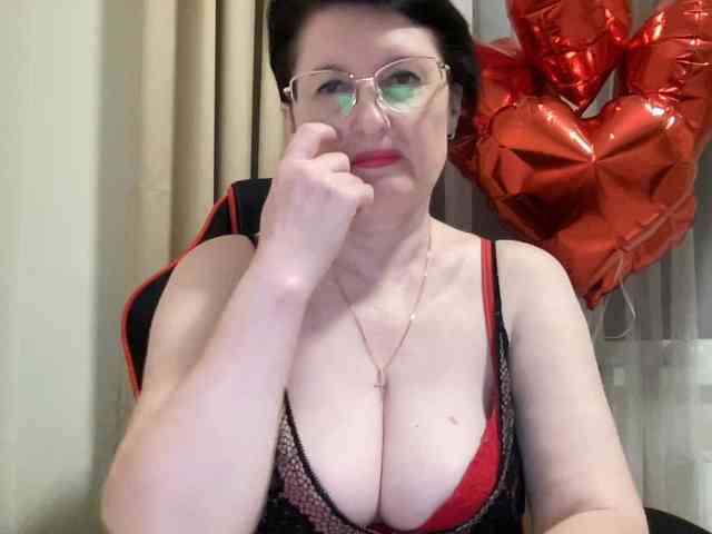 HotMilfPussy webcam