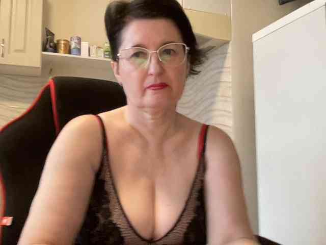HotMilfPussy webcam