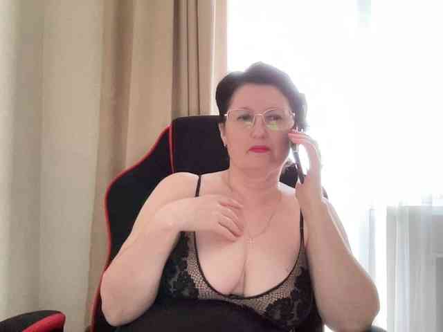 HotMilfPussy webcam