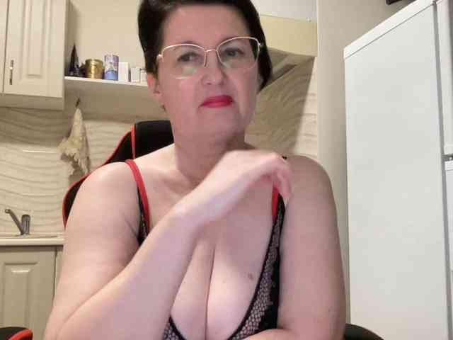 HotMilfPussy webcam
