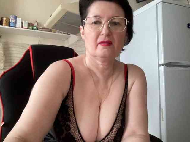 HotMilfPussy webcam