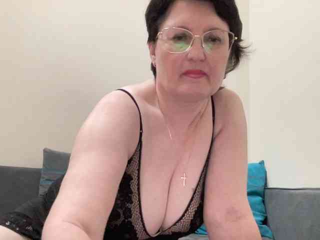 HotMilfPussy webcam