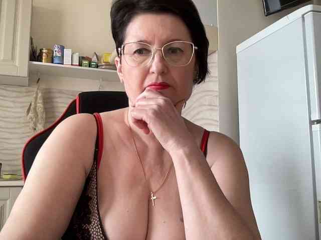 HotMilfPussy webcam