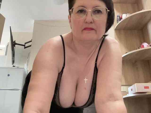 HotMilfPussy webcam