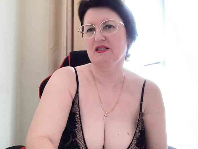 HotMilfPussy webcam