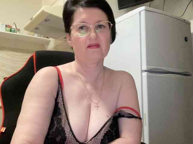 HotMilfPussy webcam