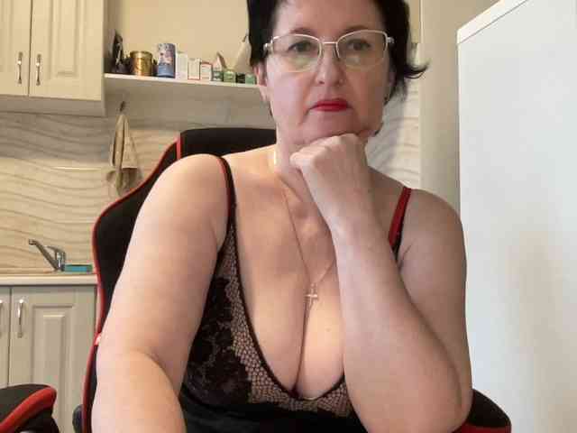 HotMilfPussy webcam