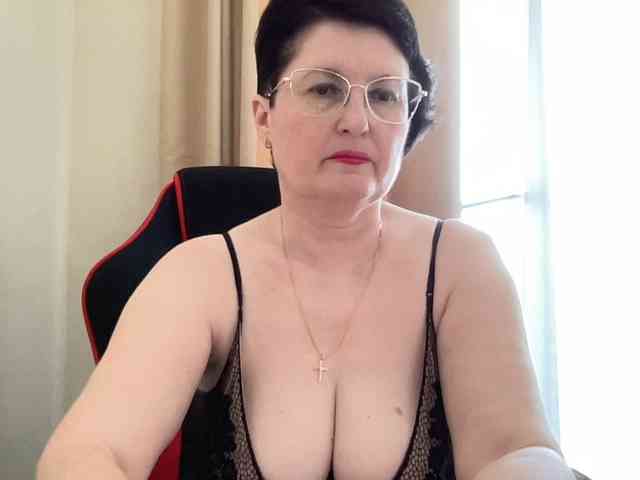HotMilfPussy webcam