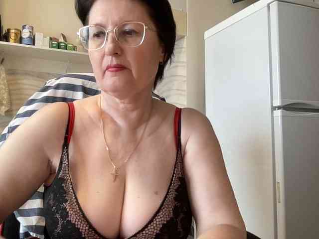 HotMilfPussy webcam