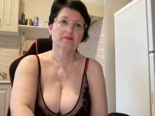 HotMilfPussy webcam