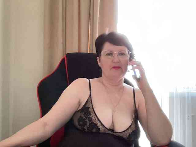 HotMilfPussy webcam