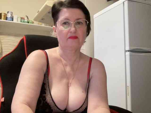 HotMilfPussy webcam