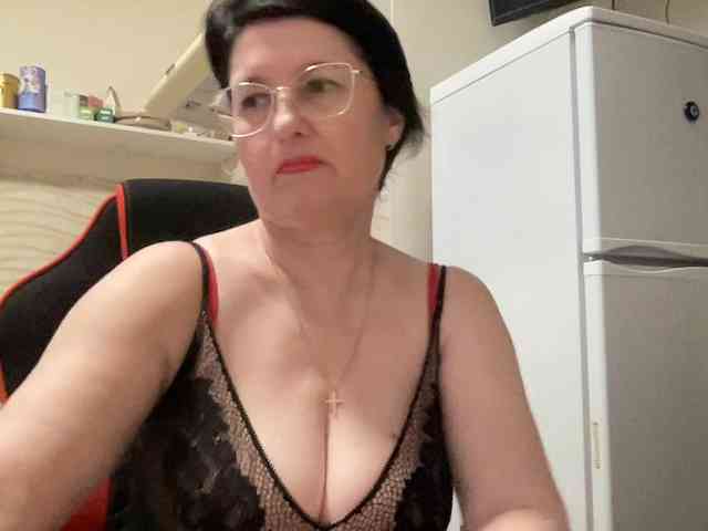 HotMilfPussy webcam