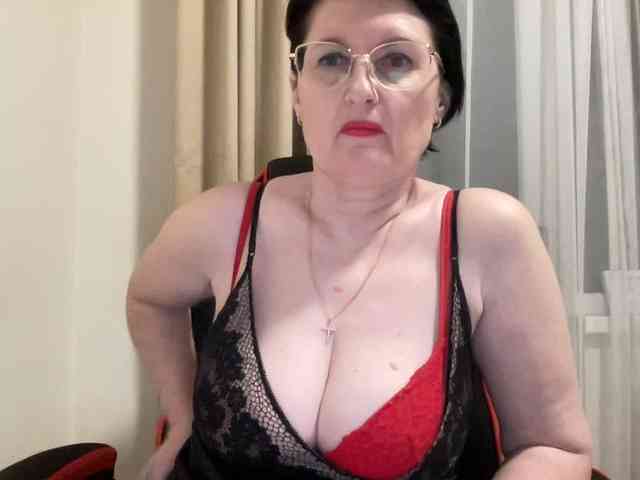 HotMilfPussy webcam