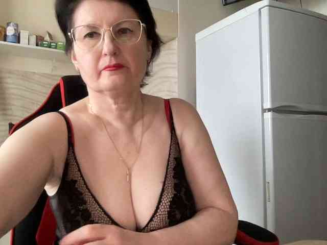 HotMilfPussy webcam