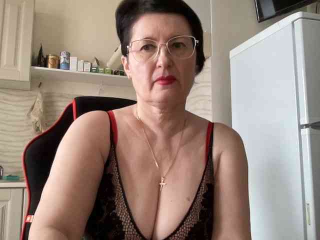 HotMilfPussy webcam
