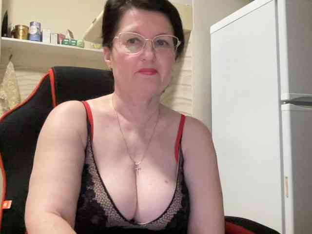 HotMilfPussy webcam