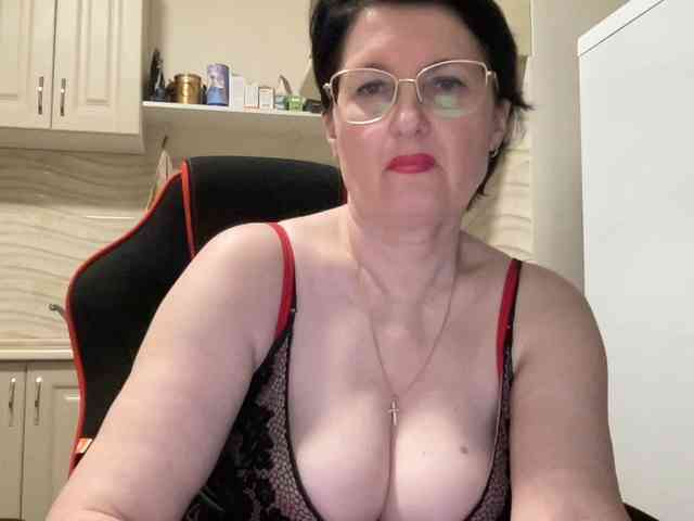 HotMilfPussy webcam