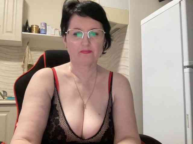 HotMilfPussy webcam