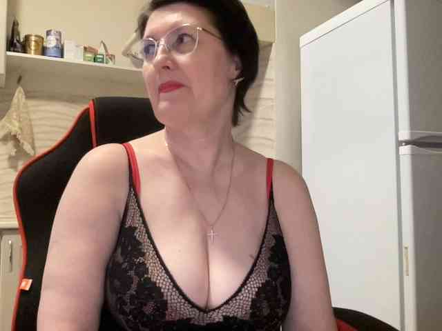 HotMilfPussy webcam