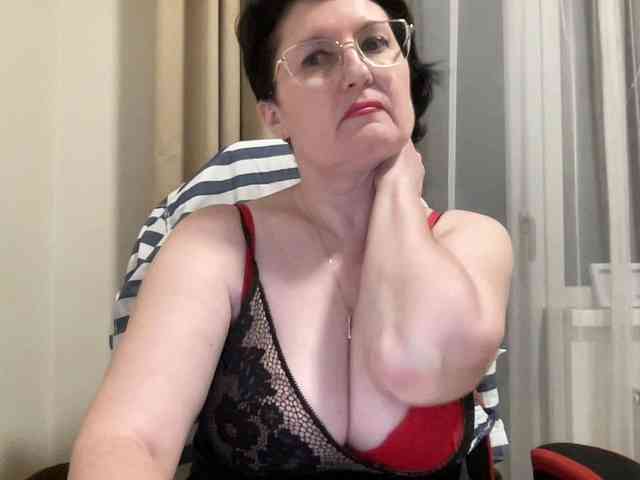 HotMilfPussy webcam