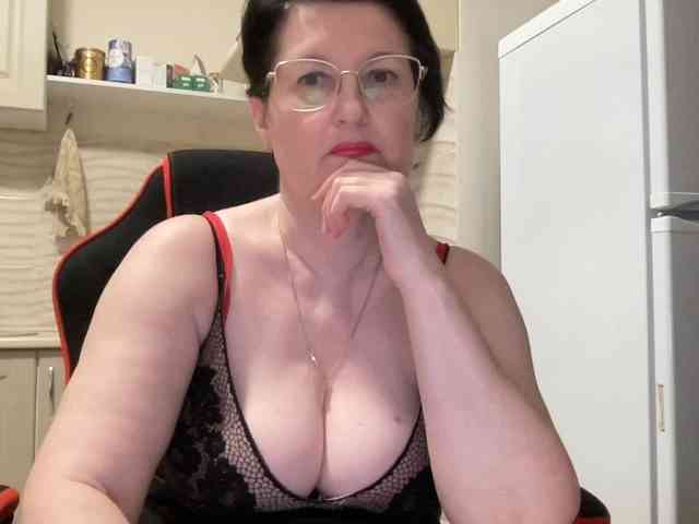 HotMilfPussy webcam