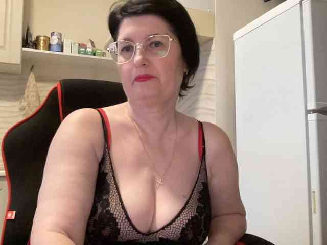HotMilfPussy webcam