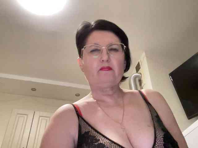 HotMilfPussy webcam