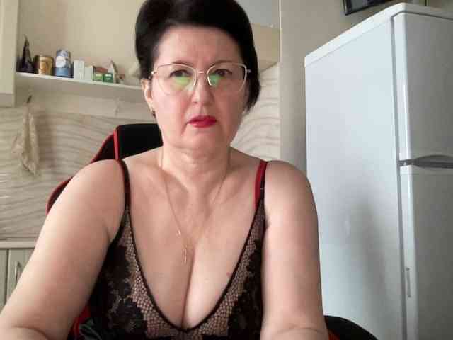 HotMilfPussy webcam