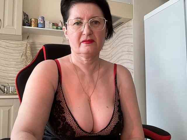 HotMilfPussy webcam