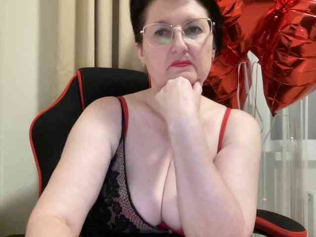 HotMilfPussy webcam