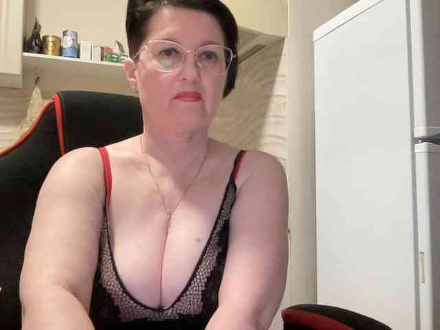 HotMilfPussy webcam