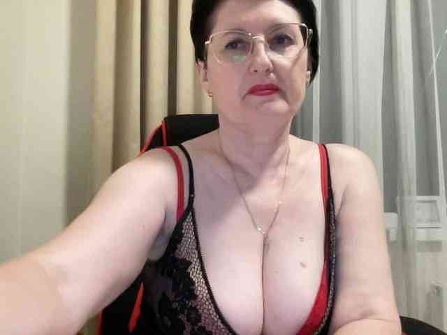 HotMilfPussy webcam