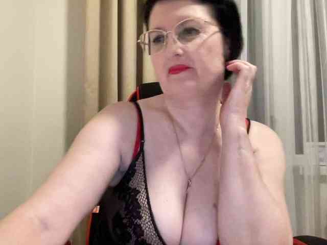 HotMilfPussy webcam
