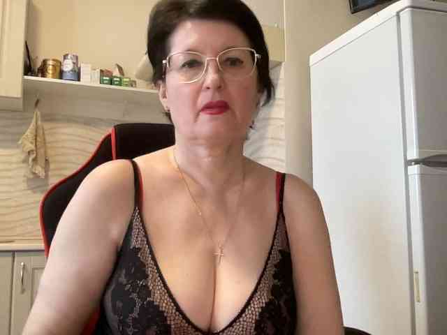 HotMilfPussy webcam