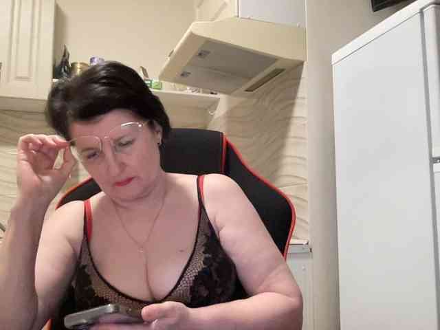 HotMilfPussy webcam