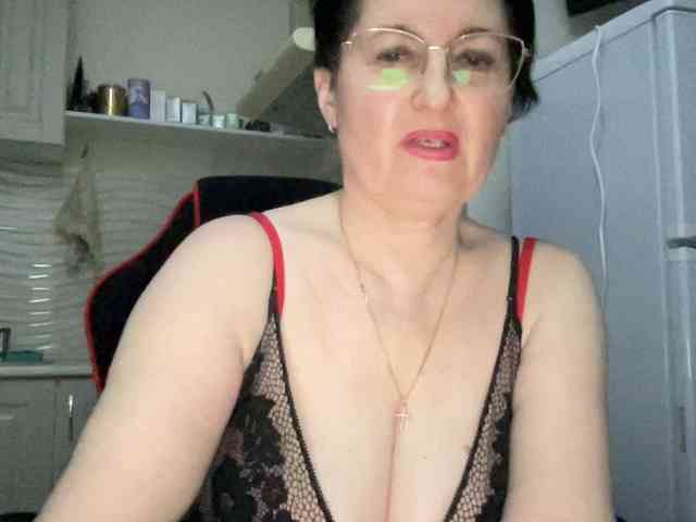 HotMilfPussy webcam