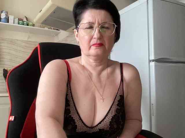 HotMilfPussy webcam