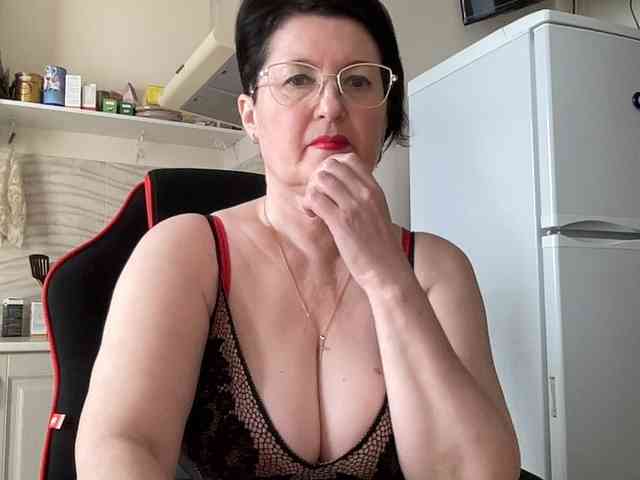 HotMilfPussy webcam