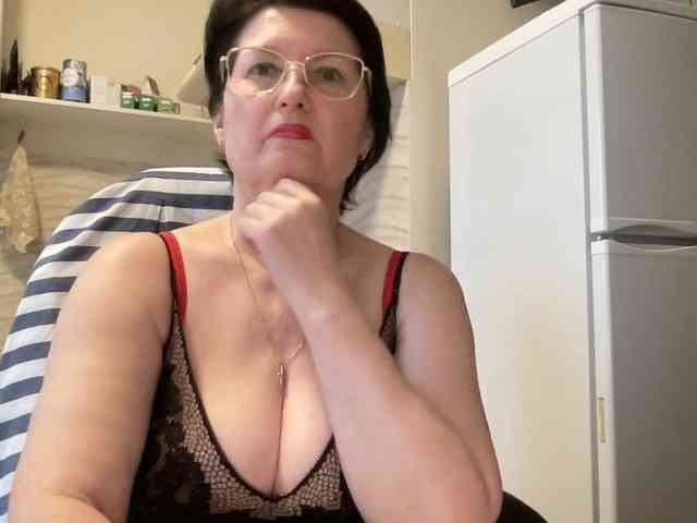 HotMilfPussy webcam