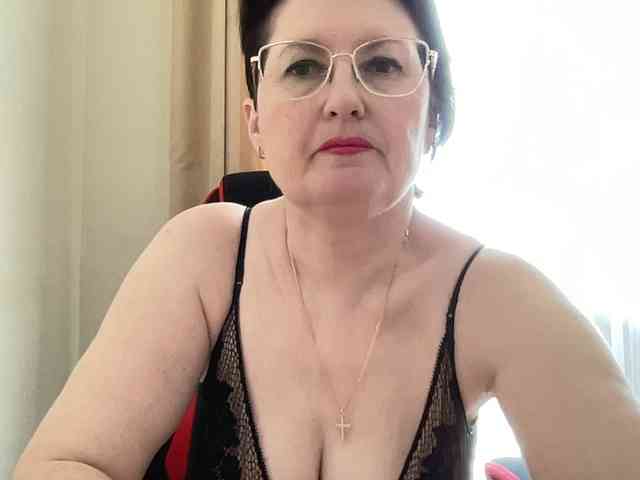 HotMilfPussy webcam