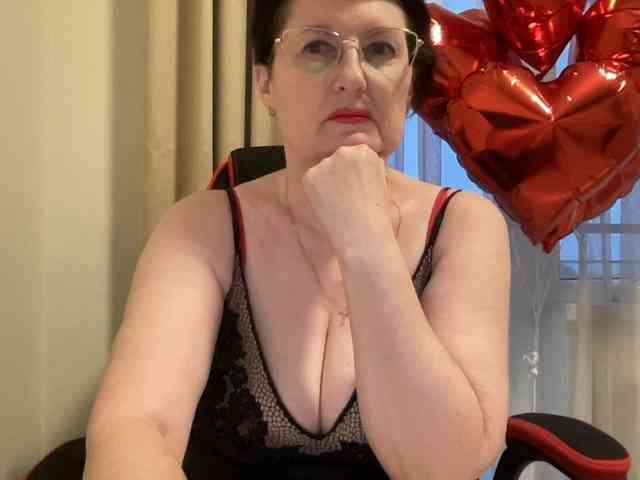HotMilfPussy webcam