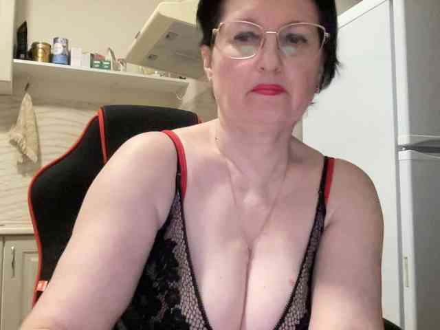 HotMilfPussy webcam