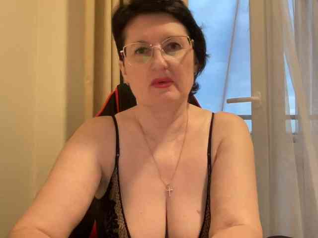 HotMilfPussy webcam