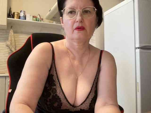 HotMilfPussy webcam