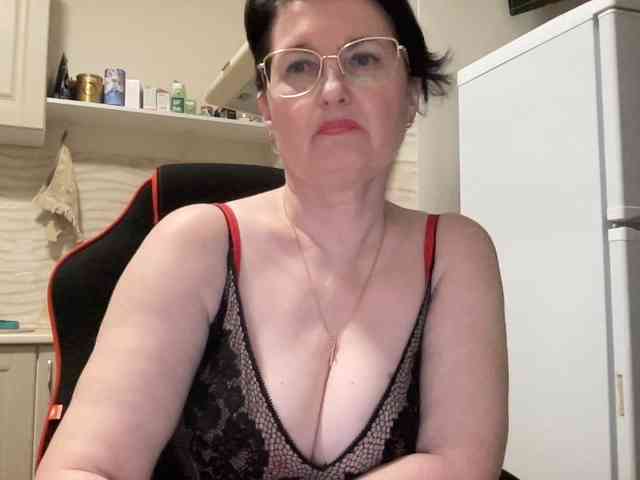 HotMilfPussy webcam