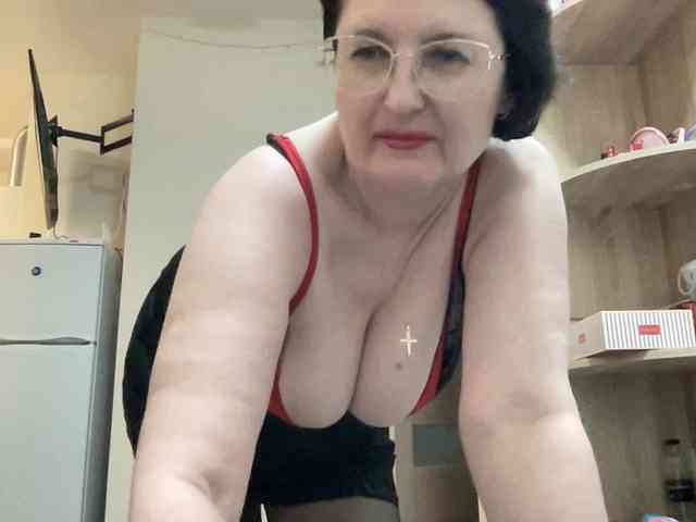 HotMilfPussy webcam